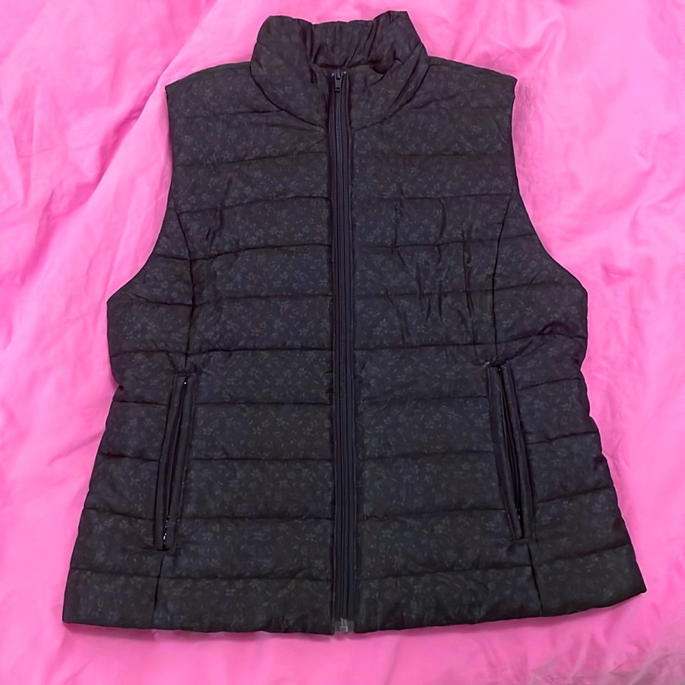 LOFT puffy floral vest, stay warm and cozy
